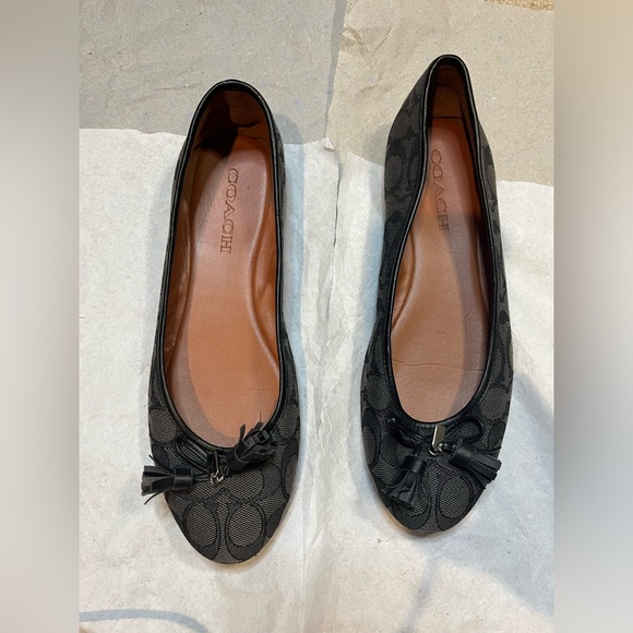 COACH C Logo Bea Black/Gray FeminineClassicDressy Charm Tassel Ballet Flats Sz 9 - Picture 3 of 12